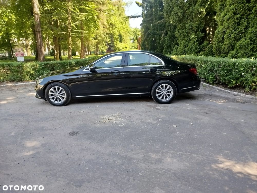 Mercedes-Benz Klasa E 220 d 4-Matic Business Edition 9G-TRONIC - 8
