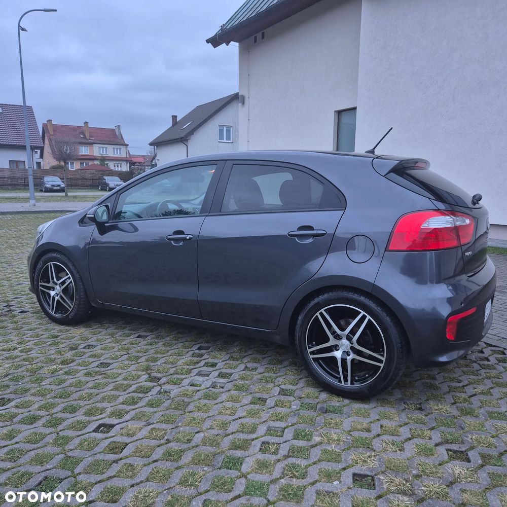 Kia Rio - 16