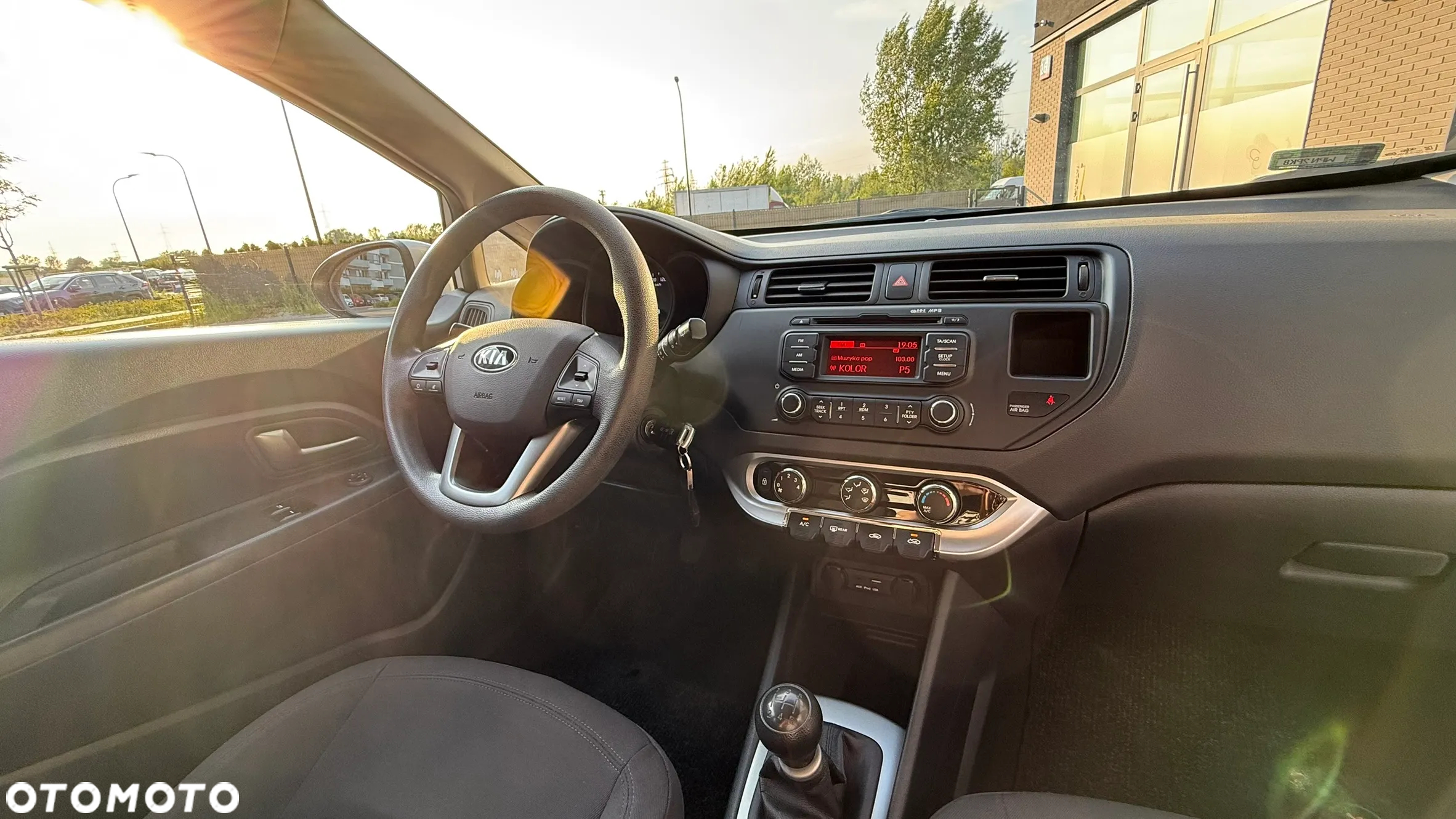 Kia Rio - 12