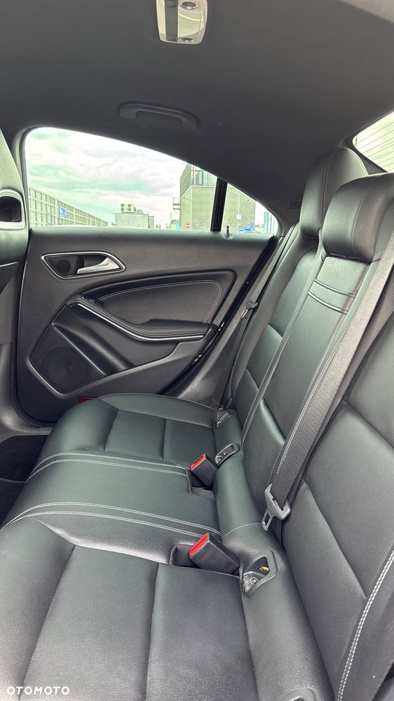 Mercedes-Benz CLA 250 7G-DCT SCORE - 36