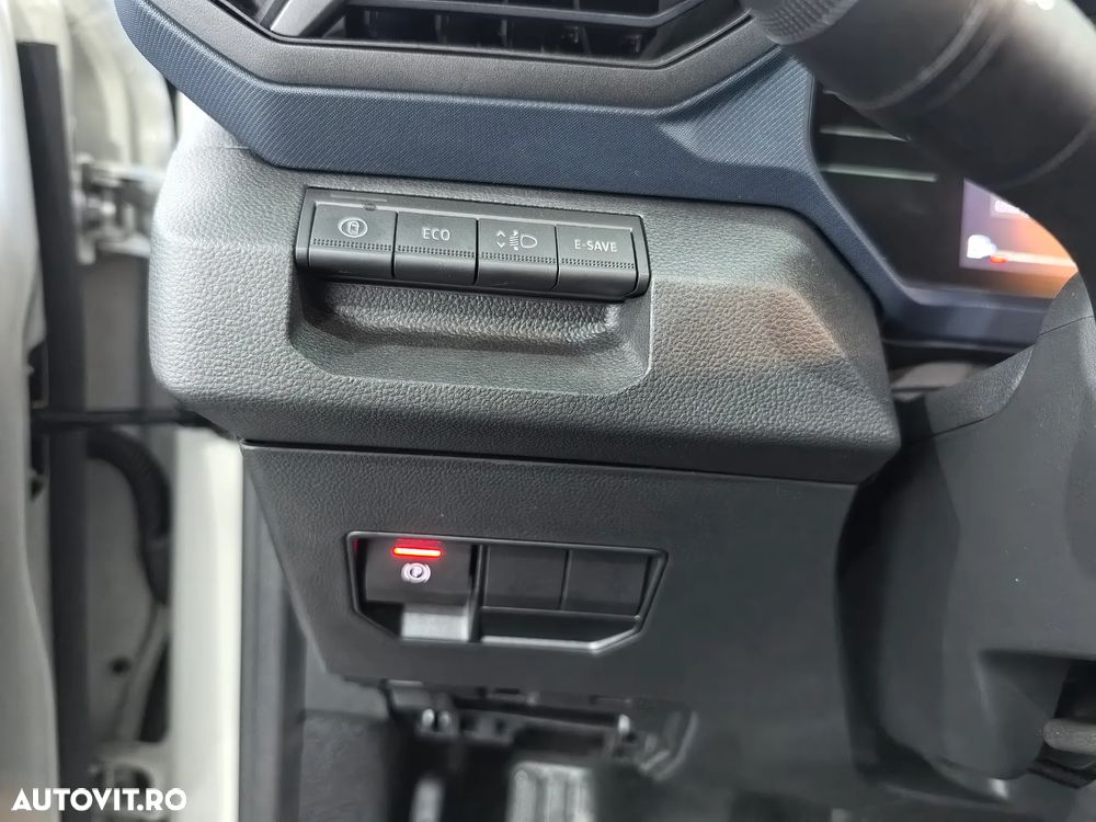 Dacia Duster HEV 140 Journey - 11