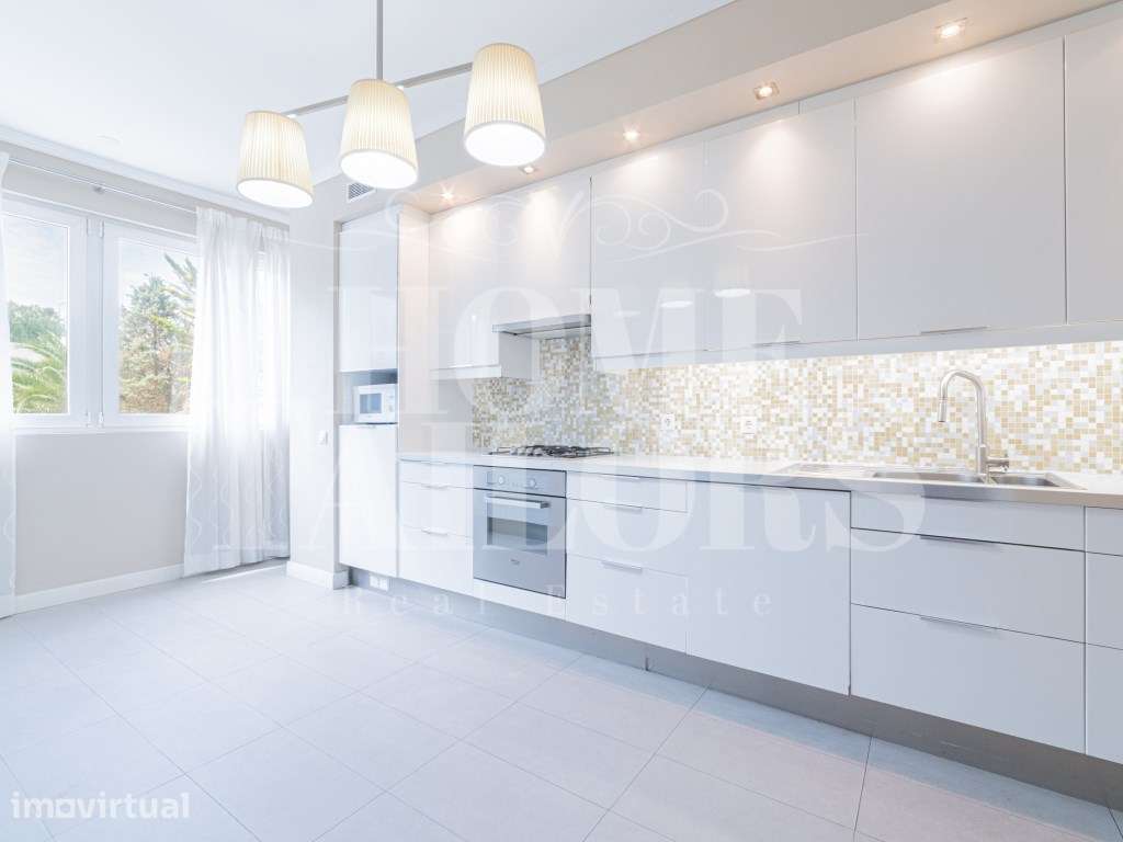 T3 com 183 m², varanda e suite no prestigiado Alto da Barra - Grande imagem: 2/51