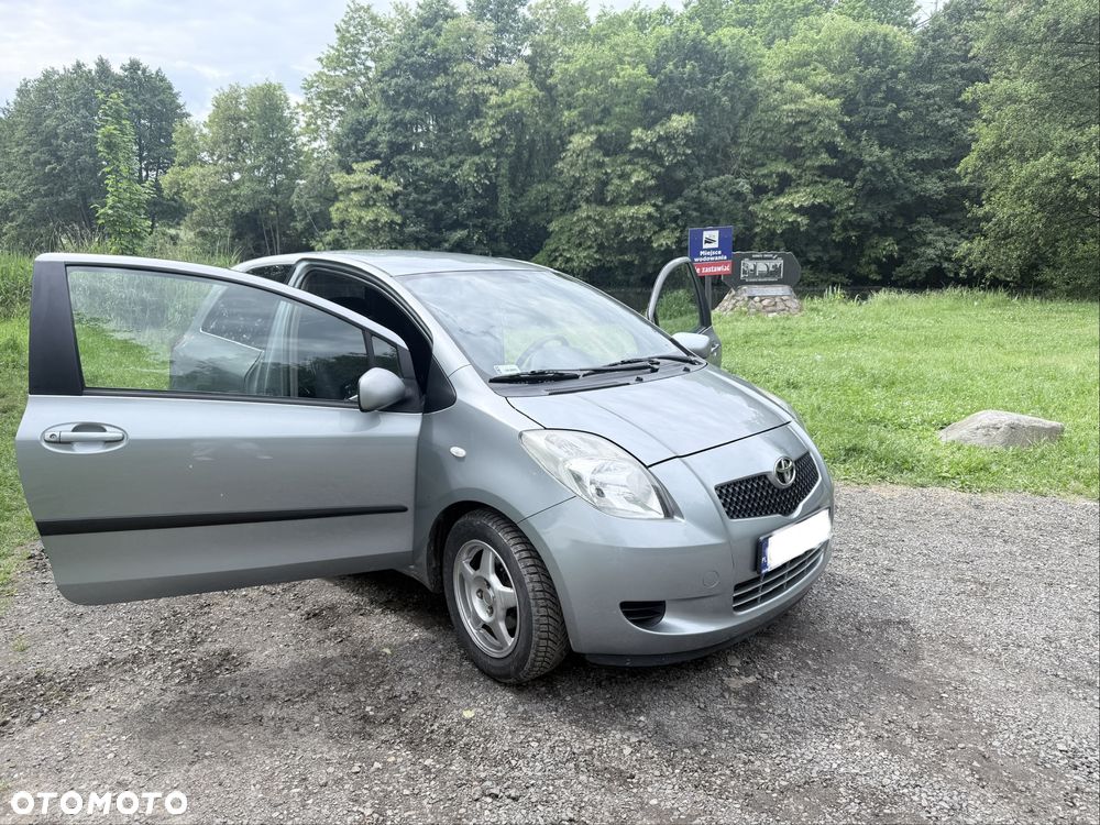 Toyota Yaris - 2