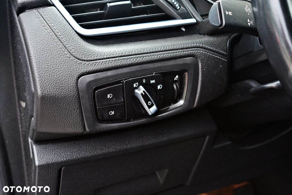 BMW Seria 2 216d Active Tourer Sport Line - 24