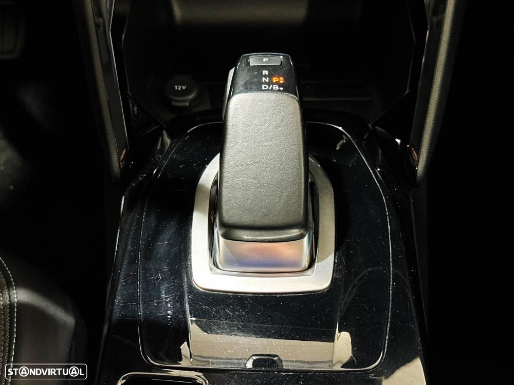 Peugeot e-2008 50 kWh Allure Pack - 36