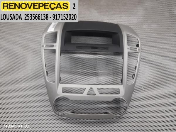 Moldura / Estrutura Consola Central / Rádio Kia Ceed Hatchback (Ed) - 1