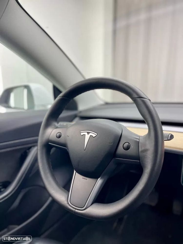 Tesla Model 3 Long-Range Dual Motor AWD - 16