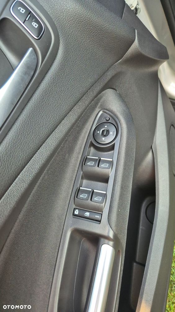 Ford Grand C-MAX - 25