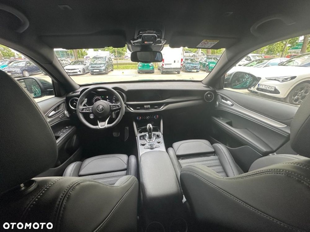Alfa Romeo Stelvio - 24