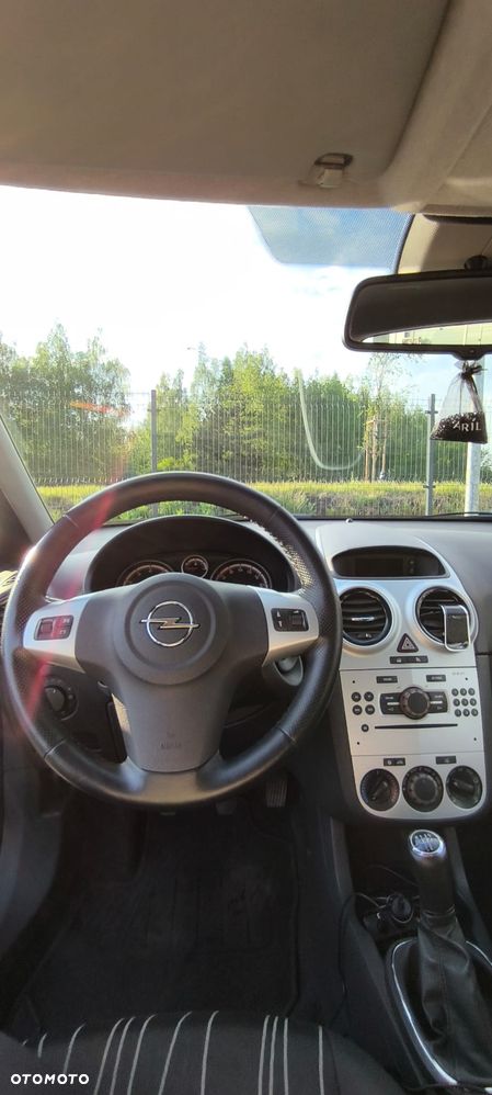 Opel Corsa 1.4 16V Enjoy - 6