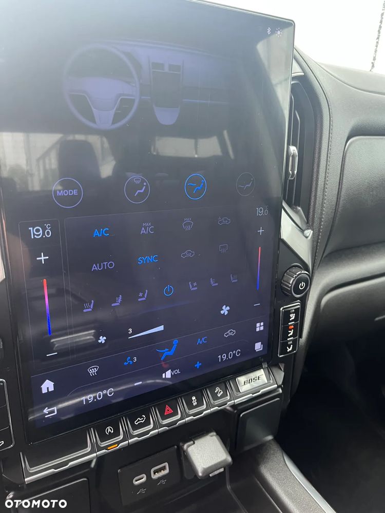 Chevrolet Silverado - 40