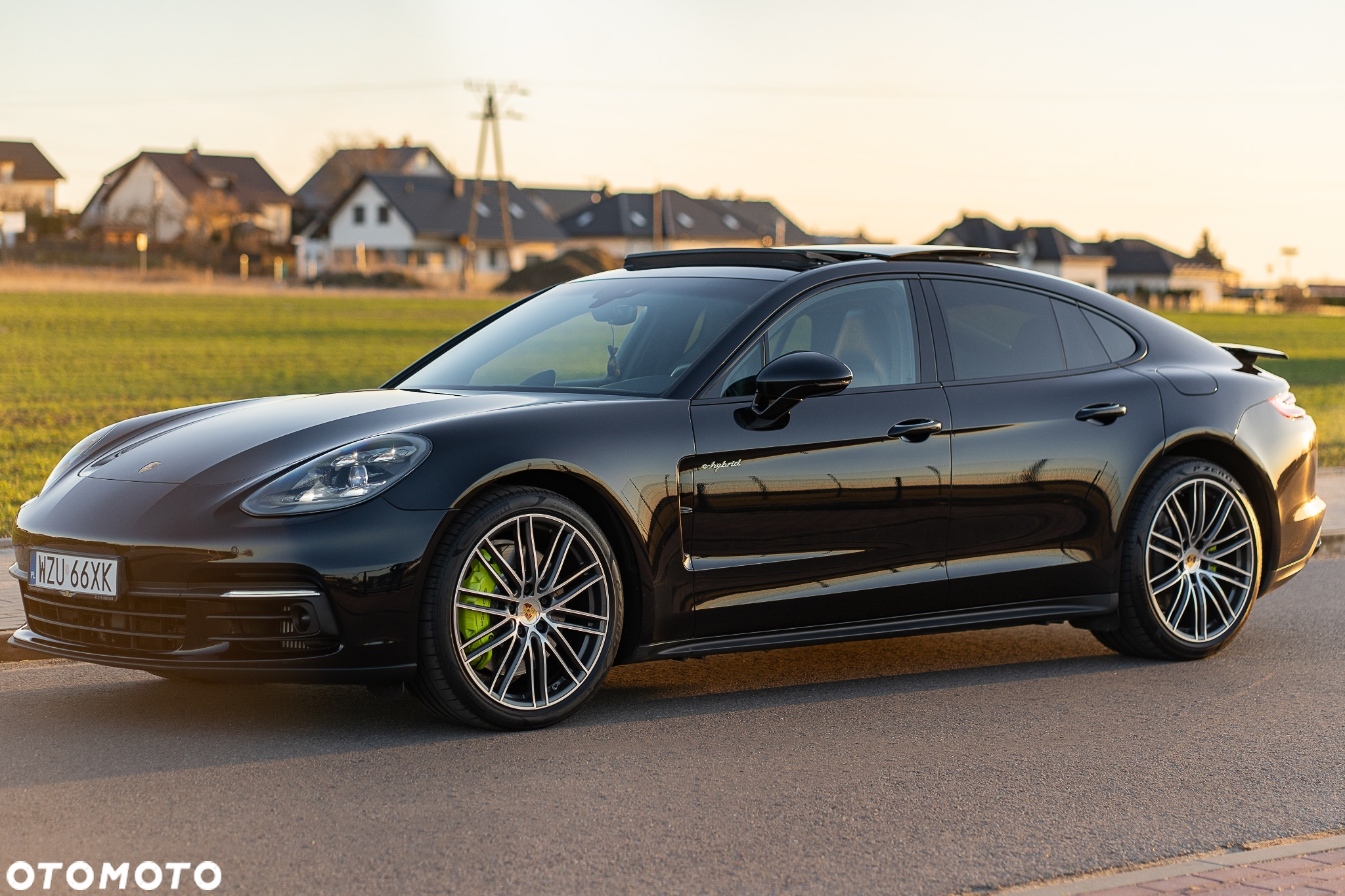 Porsche Panamera 4 E-Hybrid 10 Years Edition - 4