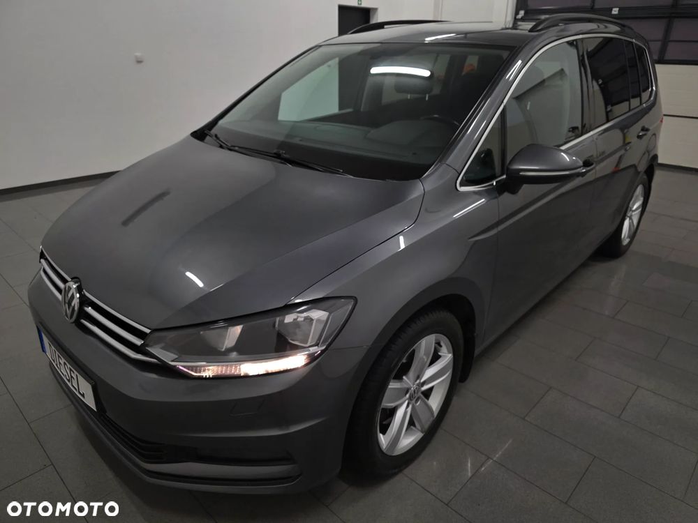 Volkswagen Touran - 34