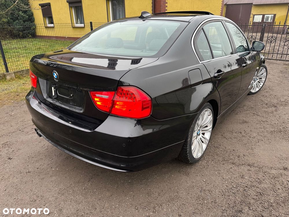 BMW Seria 3 325i Edition Exclusive - 8