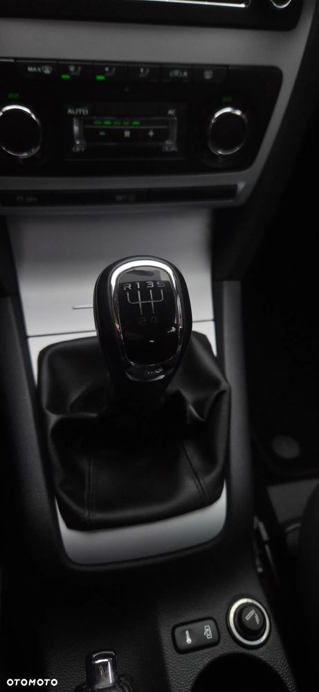 Skoda Octavia 1.6 TDI DPF Ambiente - 37