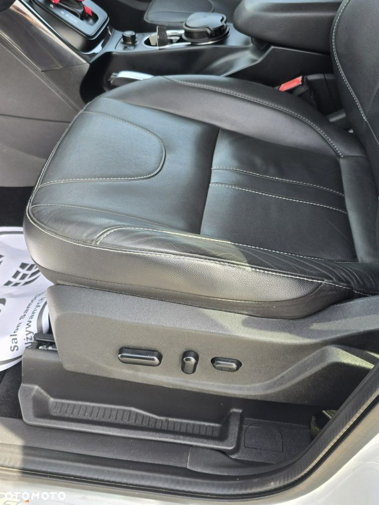 Ford Kuga - 16