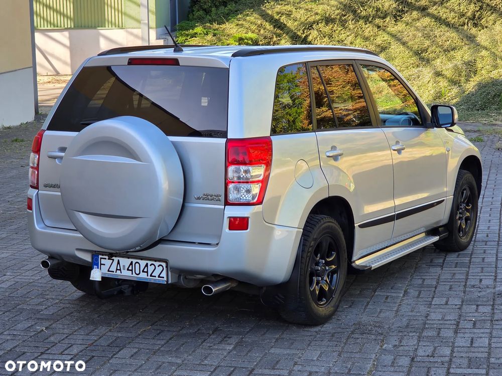 Suzuki Grand Vitara 1.9 DDiS Comfort DPF Family - 3