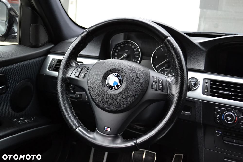 BMW Seria 3 320d xDrive DPF Edition Sport - 13