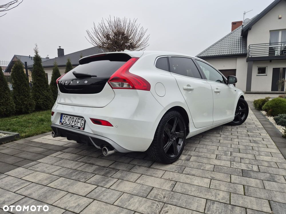 Volvo V40 D2 R Design - 5