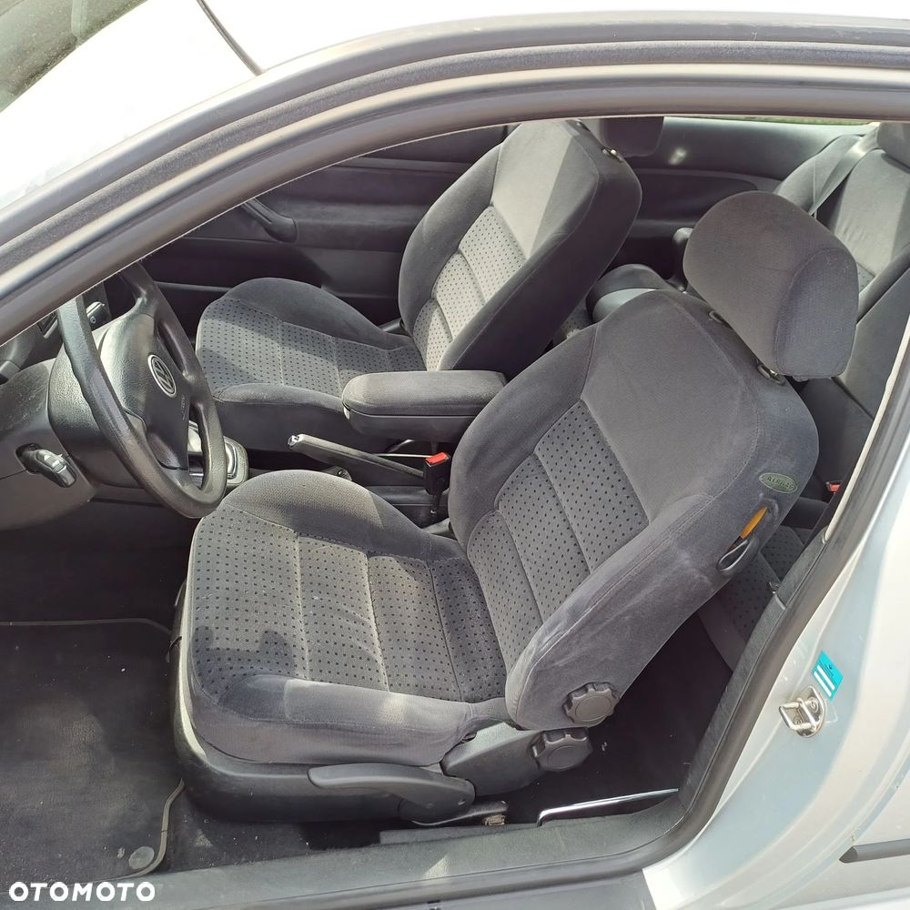 Volkswagen Golf 1.6 - 10