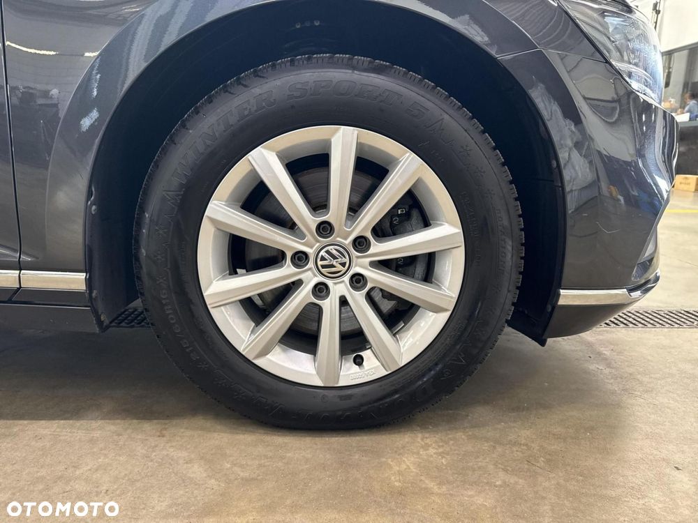 Volkswagen Passat - 18