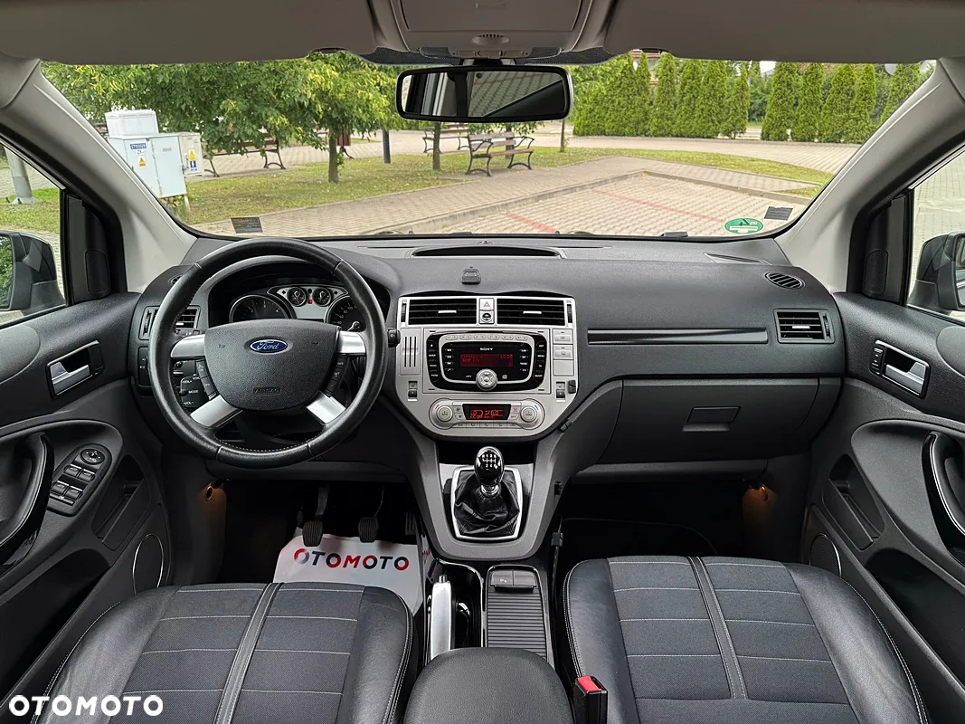 Ford Kuga 2.0 TDCi 2x4 Titanium - 29