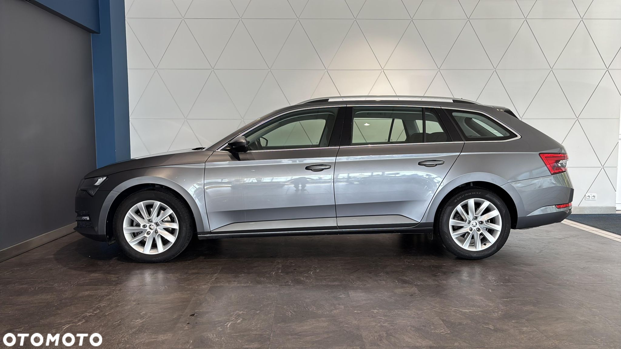Skoda Superb 2.0 TDI SCR Ambition DSG - 2