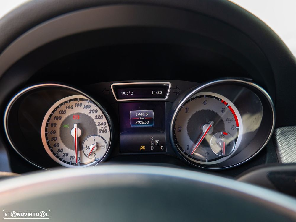 Mercedes-Benz CLA 220 d 7G-DCT AMG Line - 19