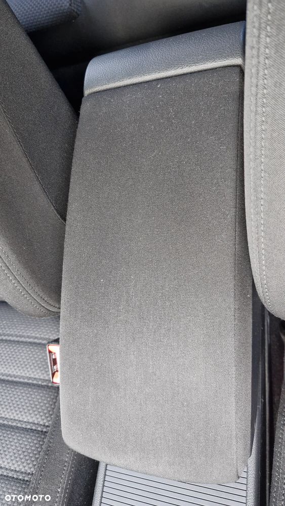 Volkswagen Passat 2.0 TDI DPF Sportline - 26