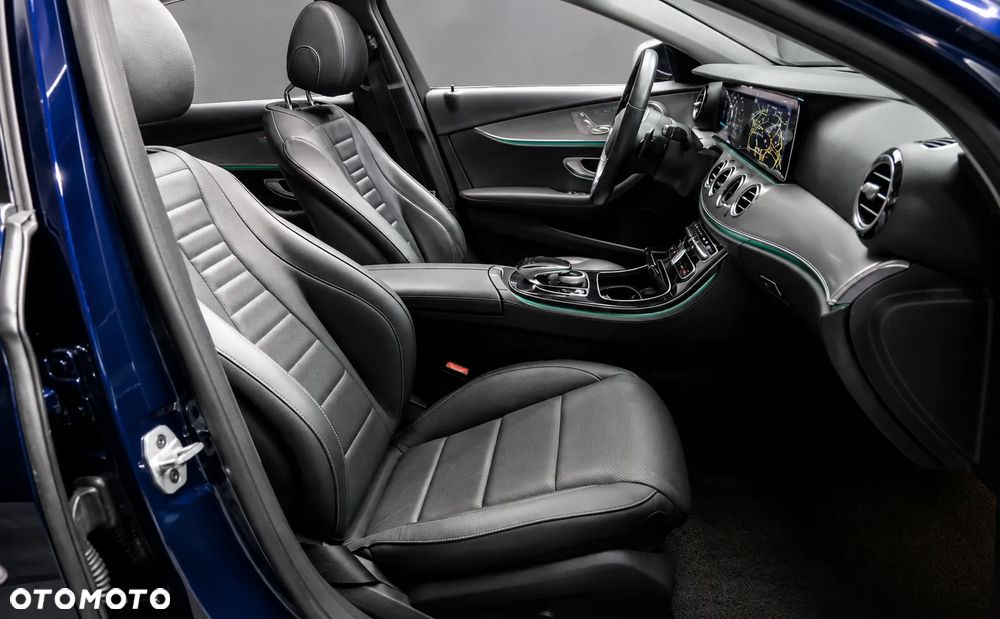 Mercedes-Benz Klasa E 300 9G-TRONIC AMG Line - 18