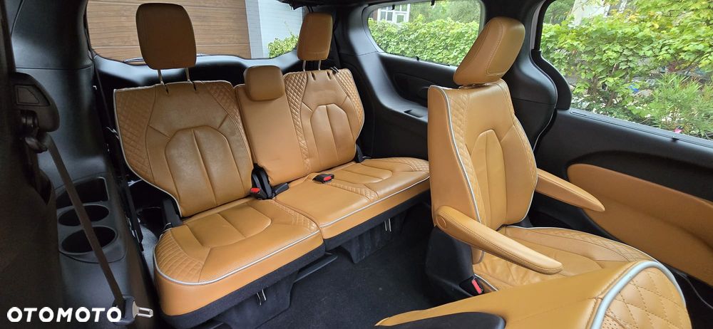 Chrysler Pacifica - 8