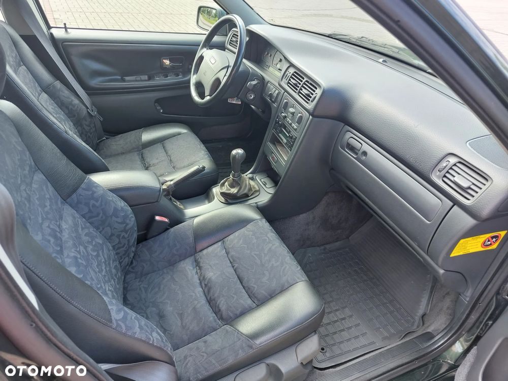 Volvo V70 2.4 - 17