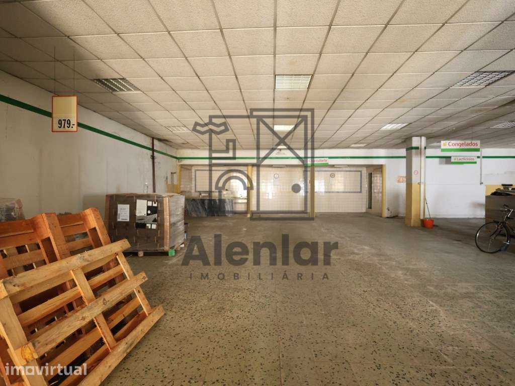 Prédio em Propriedade Total para Investimento no Centro de Alenquer - Grande imagem: 4/36