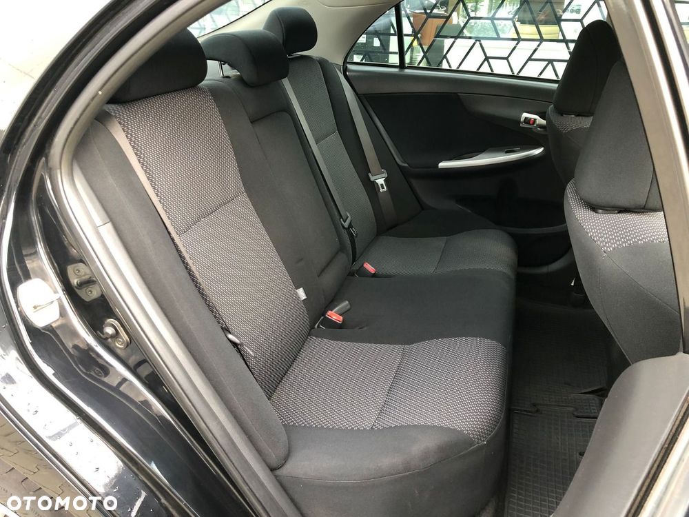 Toyota Corolla 1.6 Premium + - 20