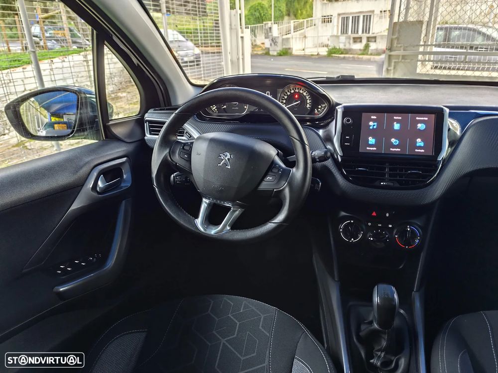 Peugeot 2008 1.6 BlueHDi Style - 26