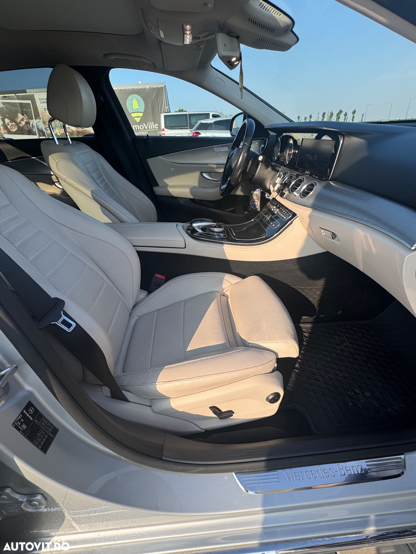Mercedes-Benz E 220 d 4Matic 9G-TRONIC - 13
