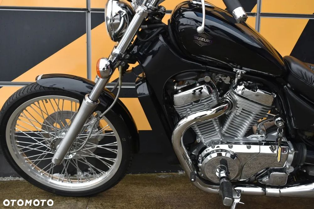 Suzuki Intruder - 10