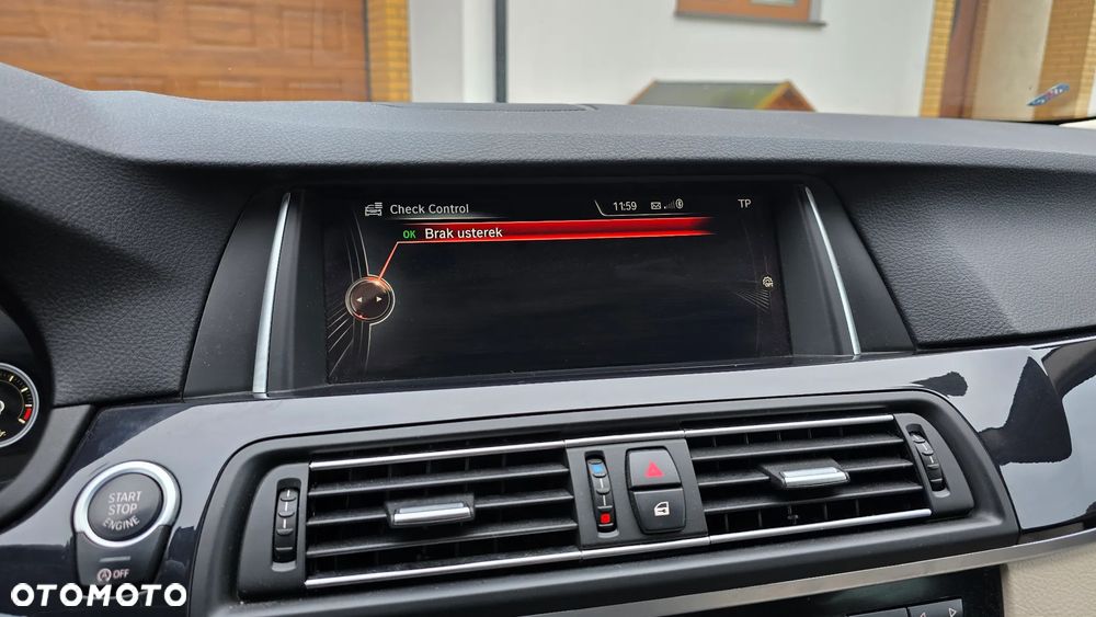 BMW Seria 5 525d xDrive Luxury Line - 35