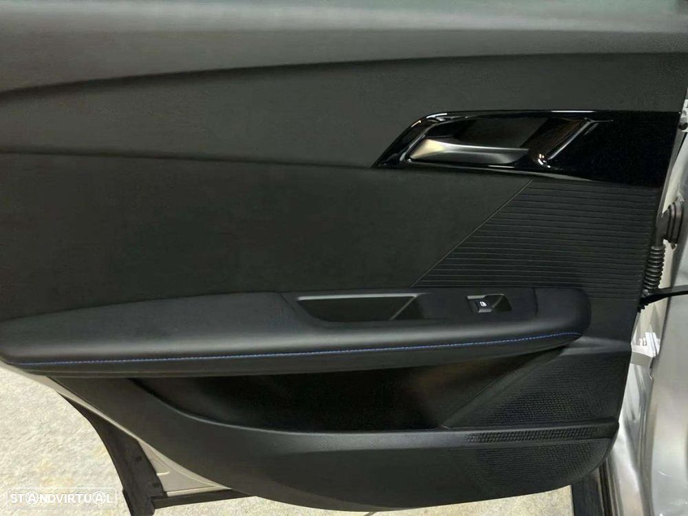 MG MG4 64 kWh Luxury - 17