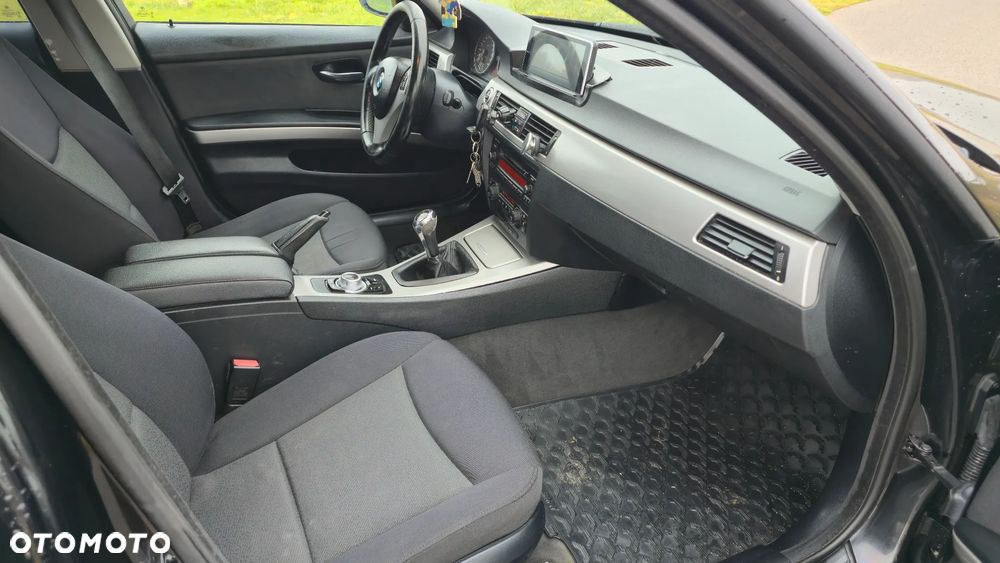 BMW Seria 3 318d - 8