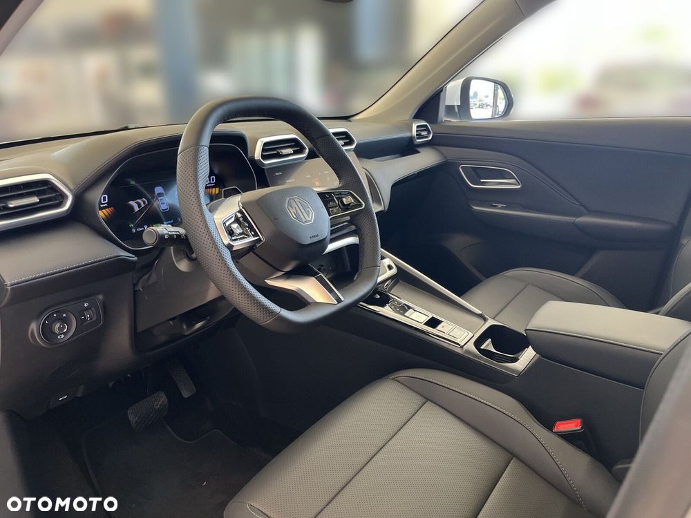MG ZS Hybrid+ - 11