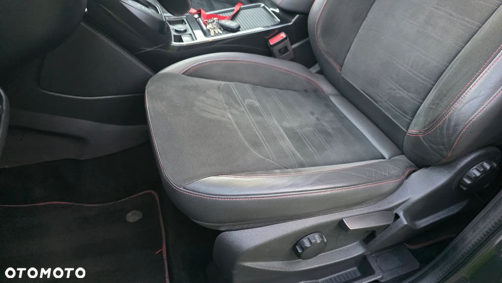 Ford Kuga 2.0 TDCi AWD ST-Line - 25
