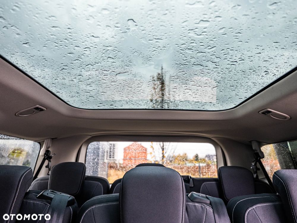 Ford Tourneo Custom - 38