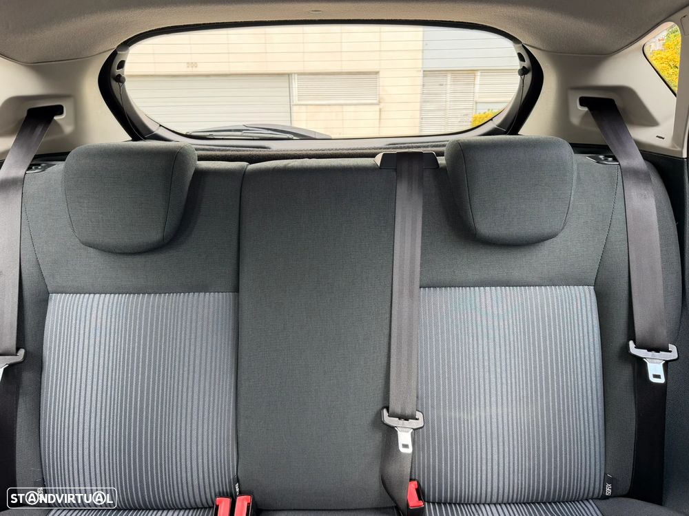 Ford Fiesta 1.4 TDCI Titanium - 17