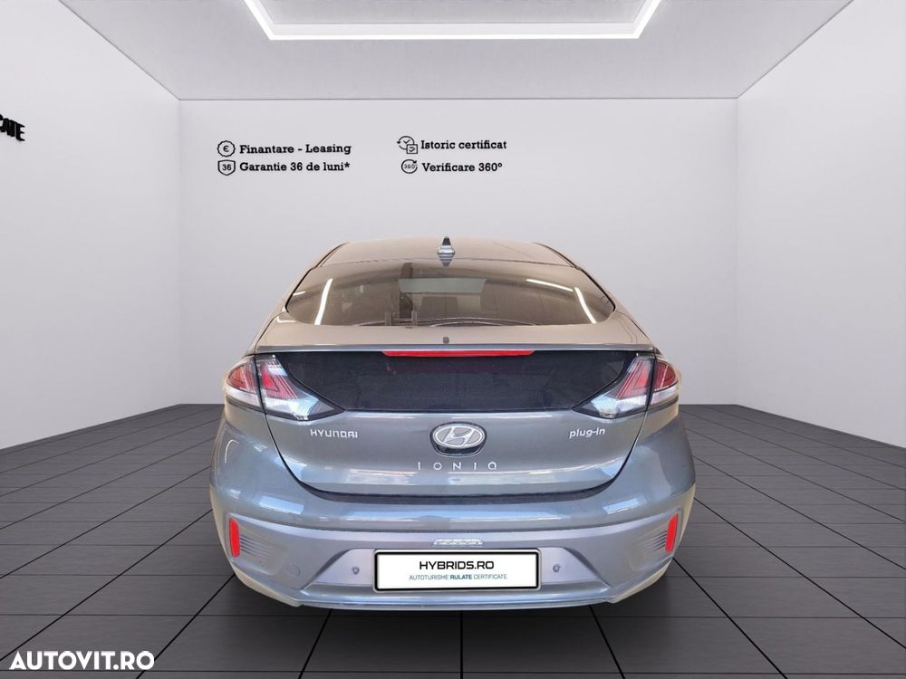 Hyundai IONIQ - 4