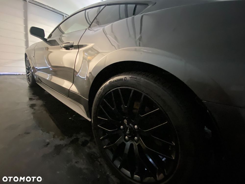 Ford Mustang - 22