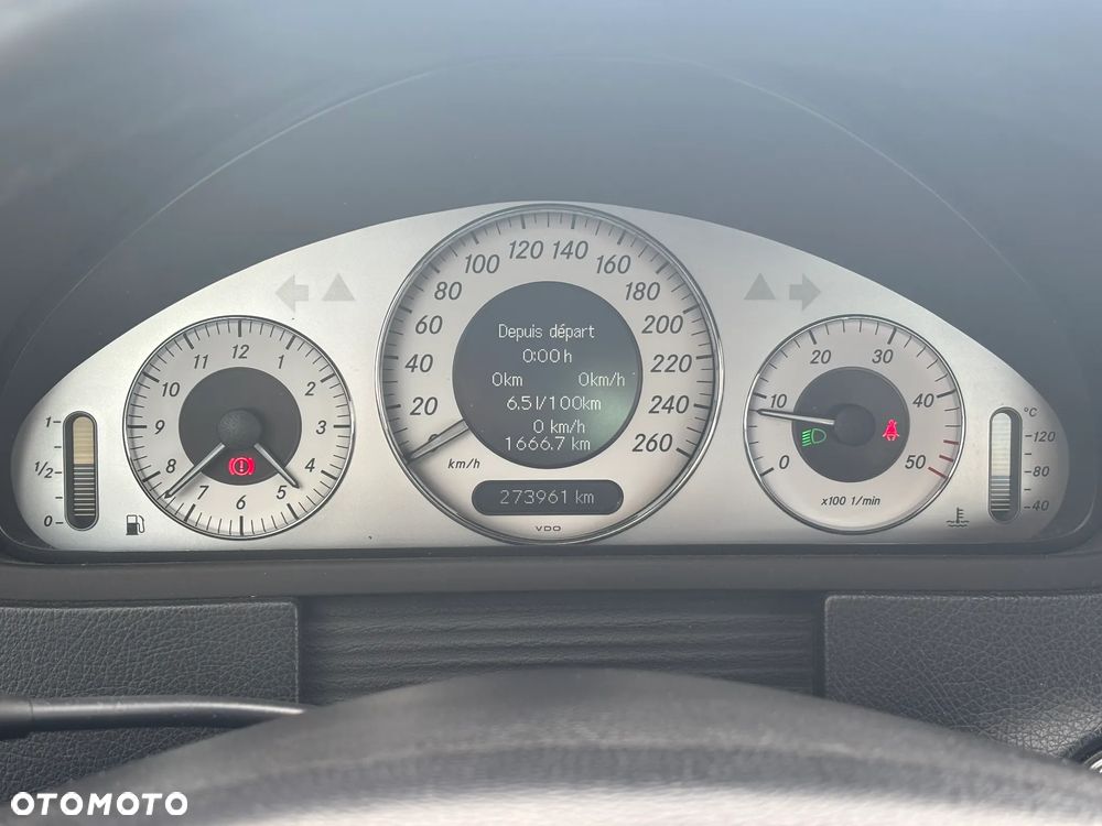 Mercedes-Benz CLK 220 CDI Avantgarde - 10