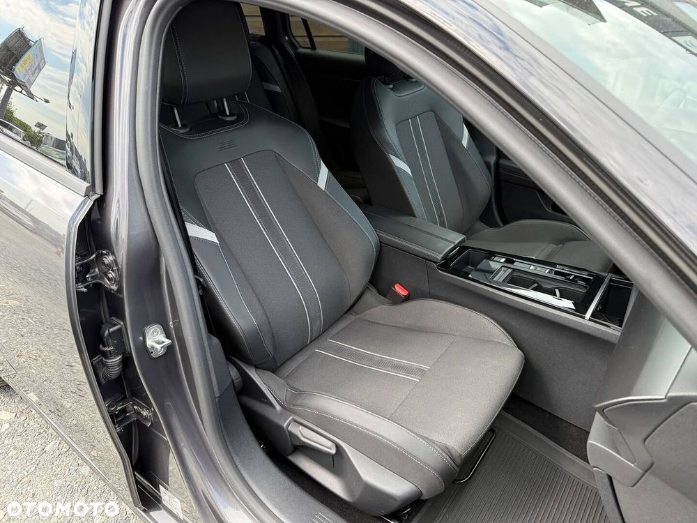 Opel Astra 1.2 T GS S&S - 30