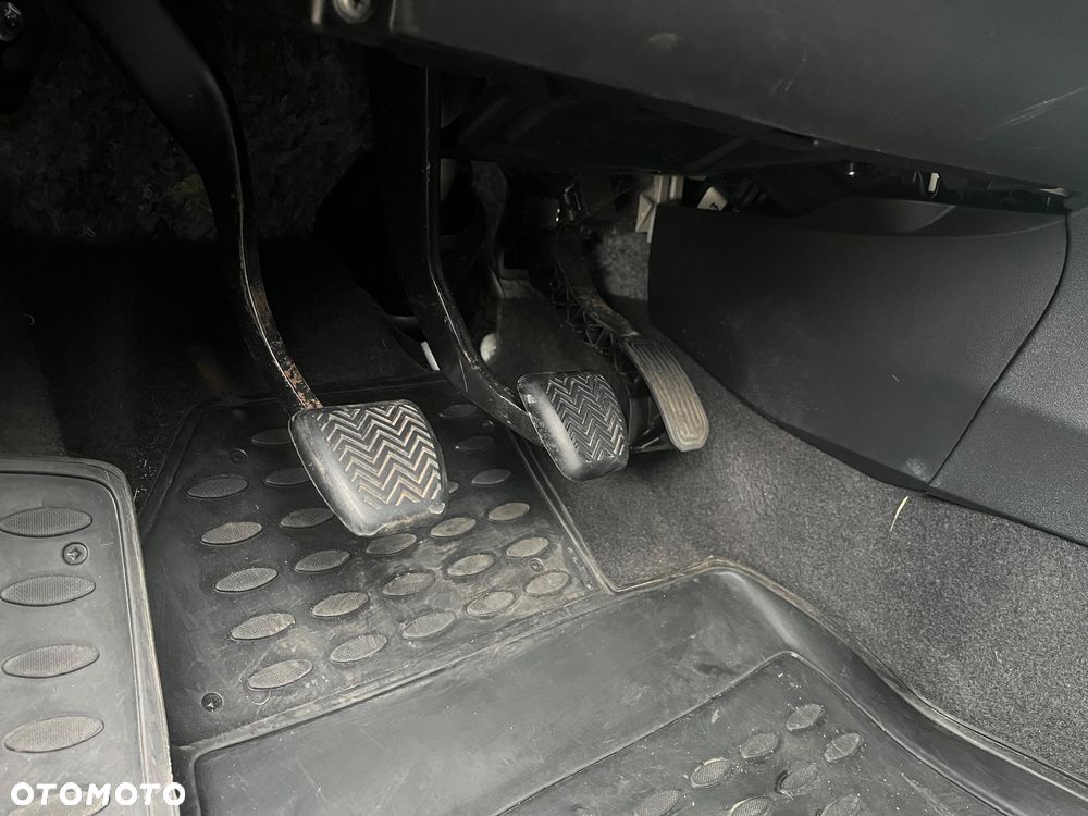 Toyota Auris 1.33 VVT-i - 29