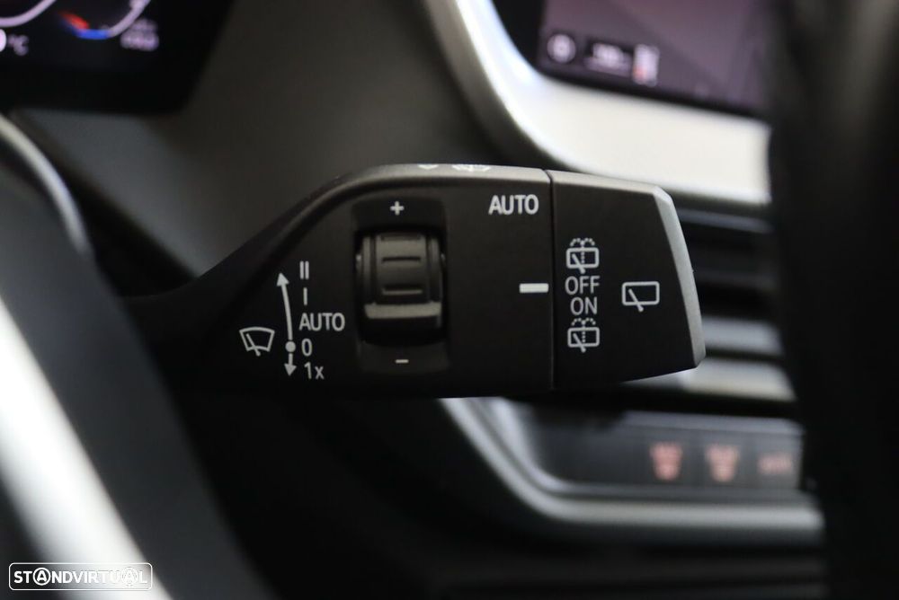 BMW 116 d Pack Desportivo M Auto - 16